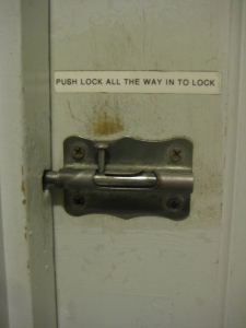 Silvana says PUSH LOCK ALL THE WAY IN TO LOCK